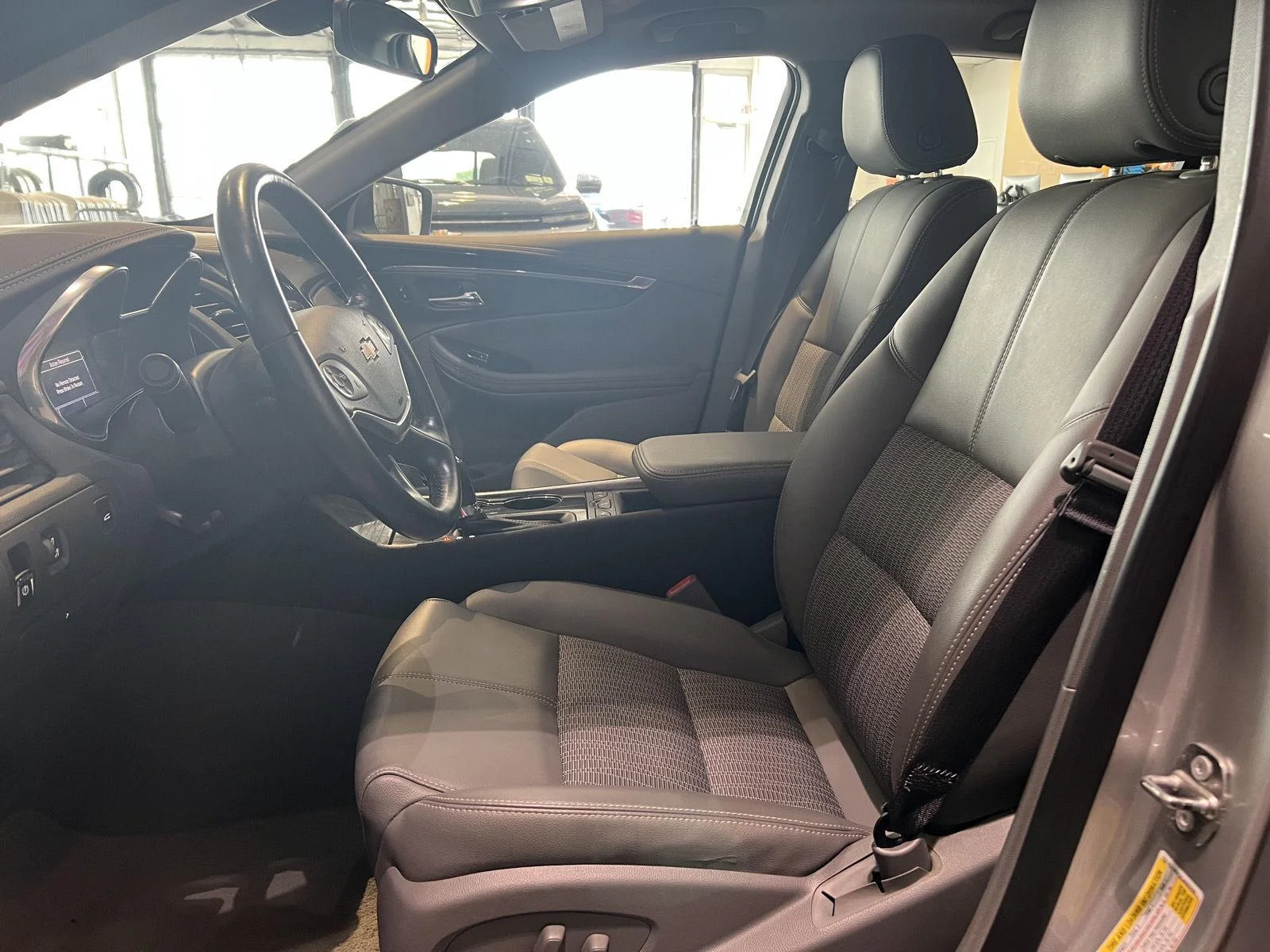 Used 2018 SILVER ICE METALLIC Chevrolet LT image 16