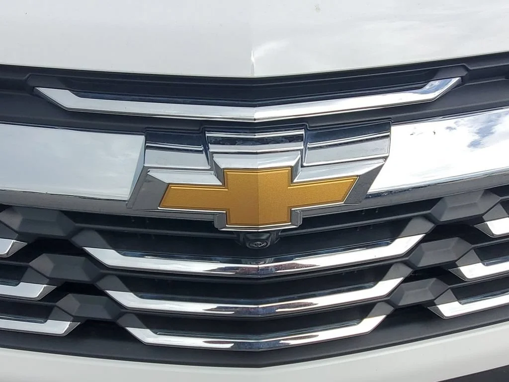 New 2026 Summit White Chevrolet LT image 37