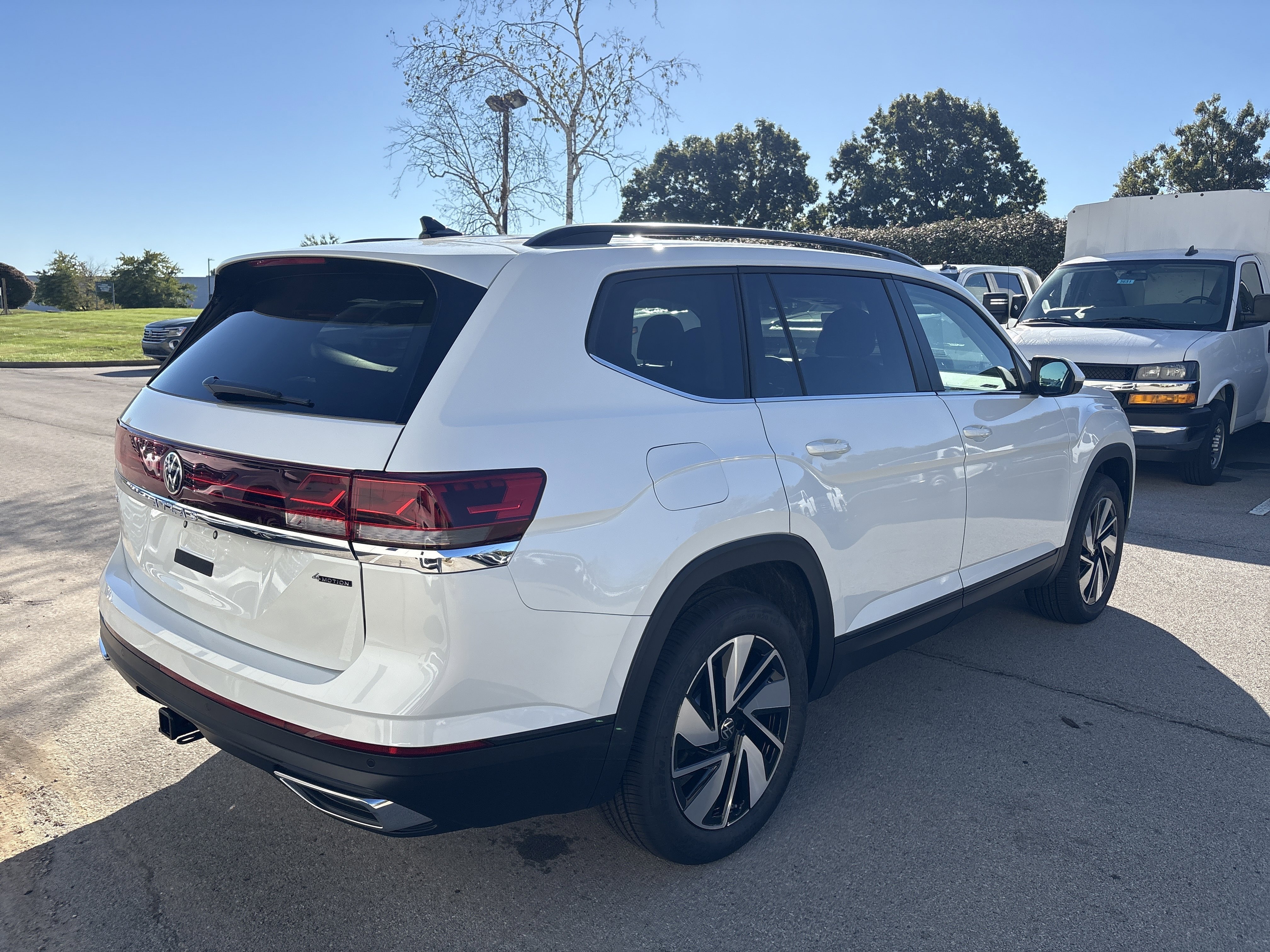 2026 Volkswagen Atlas SE w/Tech - Photo 7