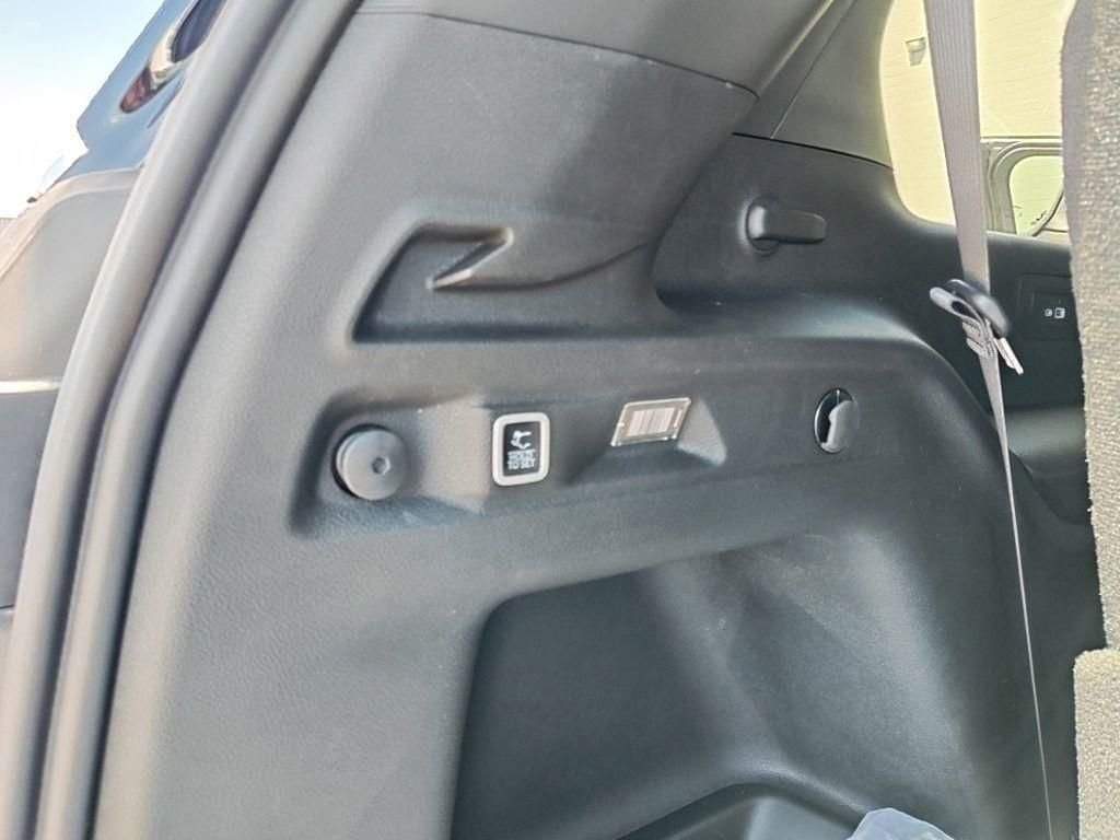 New 2026 Baltic Gray Metallic Clearcoat Jeep Altitude image 37
