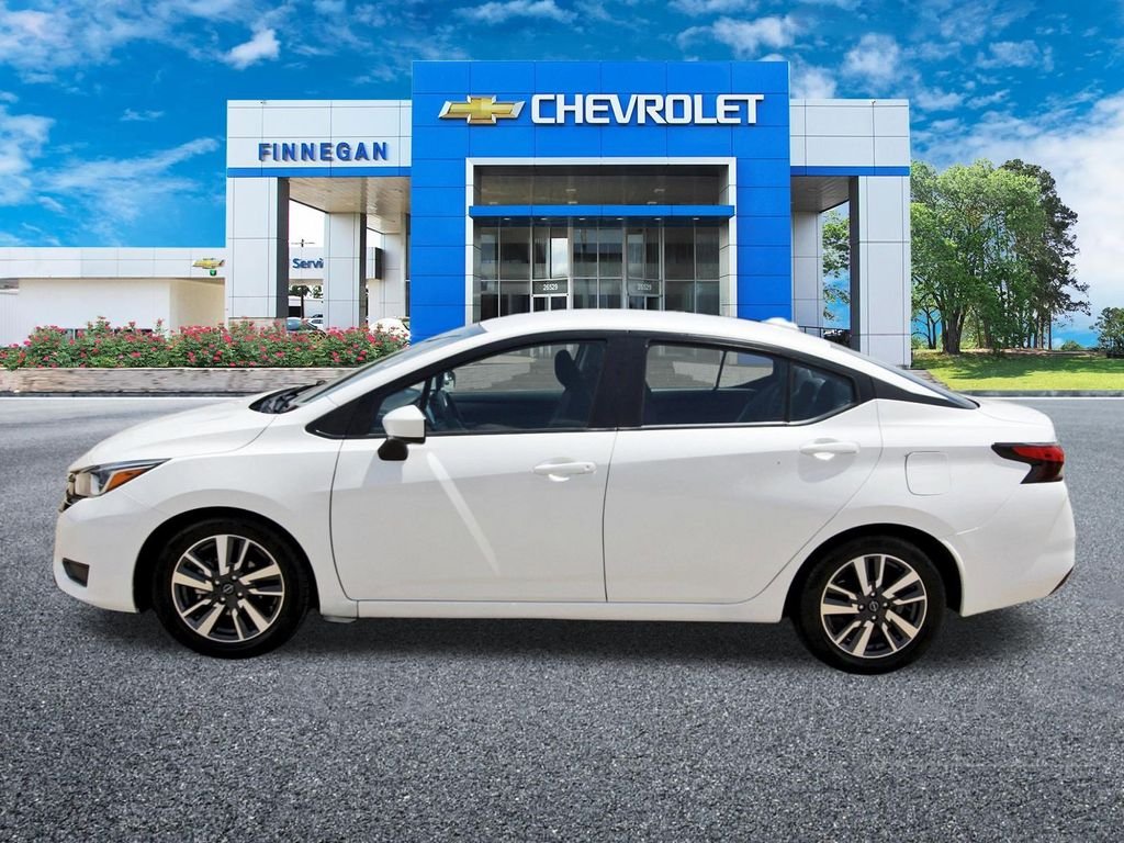 Used 2024 White Nissan 1.6 SV image 4