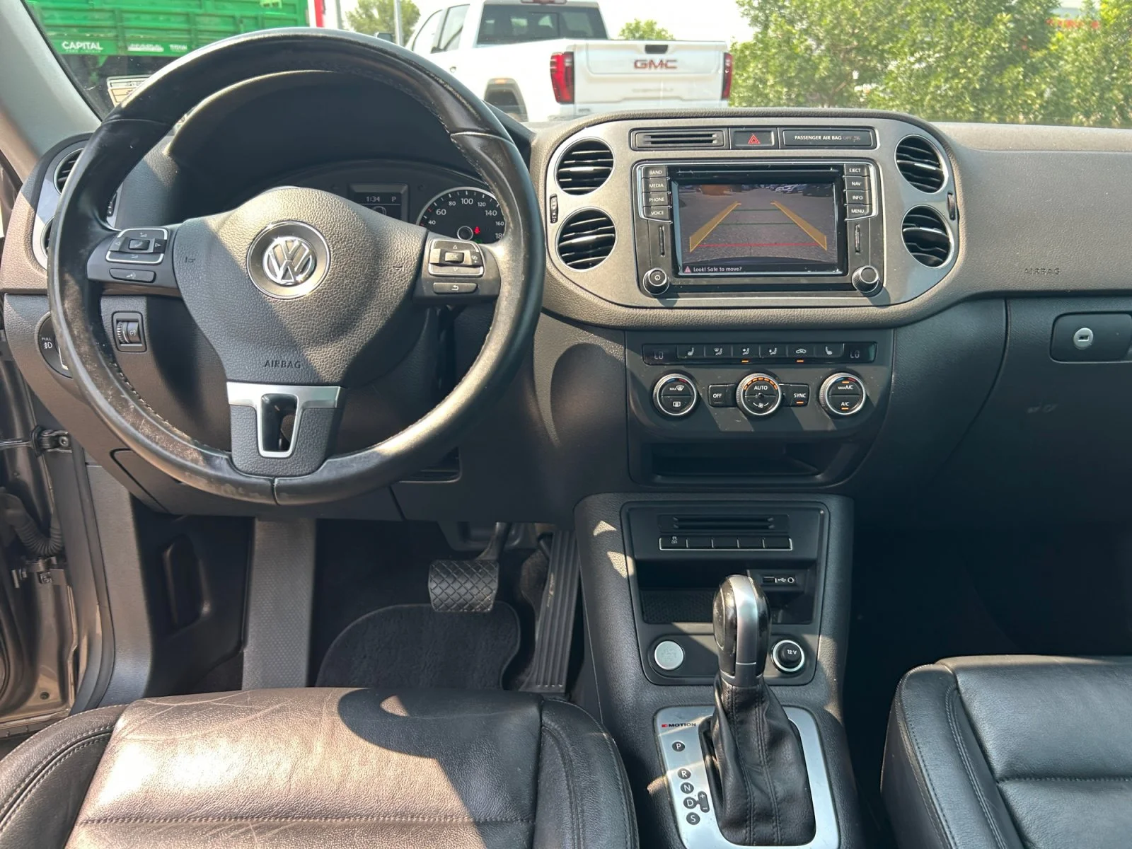 Used 2017 Silver Volkswagen Highline image 19