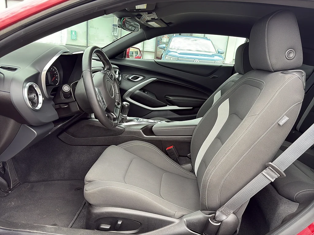 Used 2023 Radiant Red Tintcoat Chevrolet  image 13