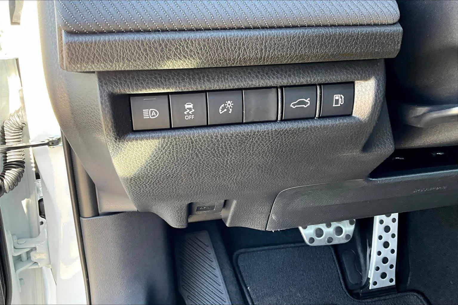 2026 Toyota Camry SE - Photo 18