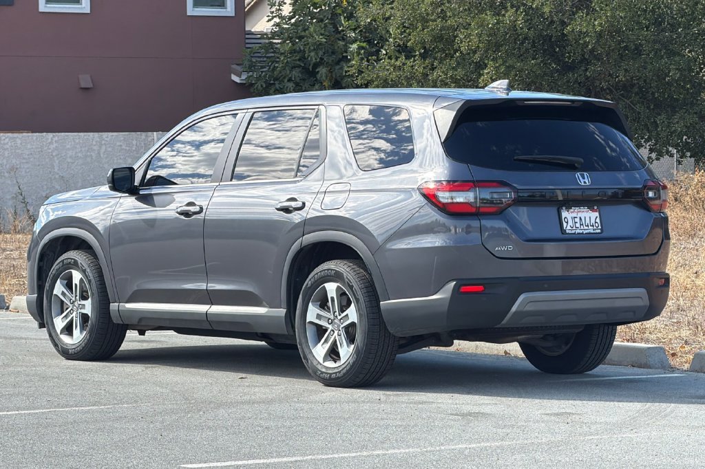 Used 2023 Modern Steel Metallic Honda EX-L image 5