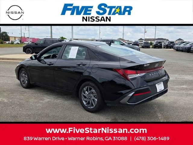 Used 2024 Black Hyundai SEL image 9