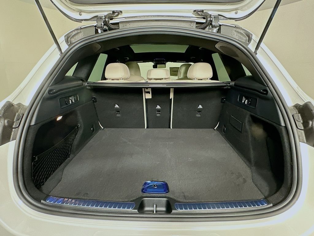 Used 2026 White Mercedes-Benz GLC 300 image 28