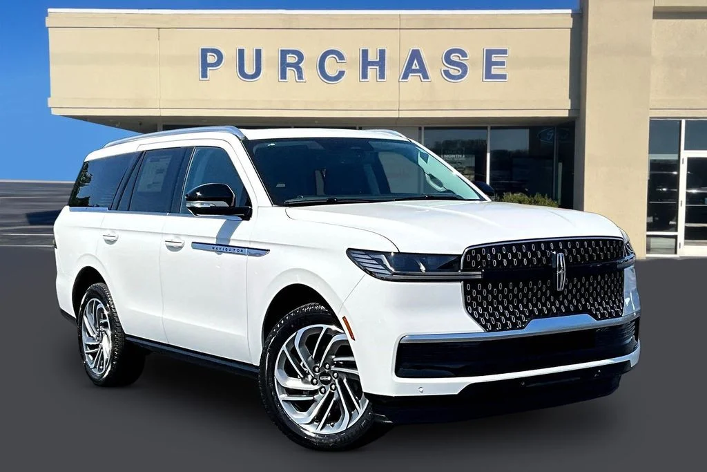 New 2027 Pristine White Metallic Tri-Coat Lincoln Reserve image 1