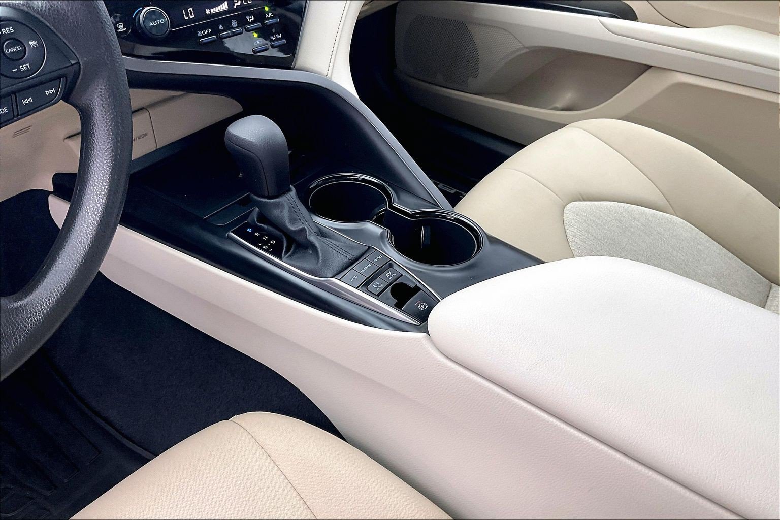 Used 2020 Super White Toyota LE image 17