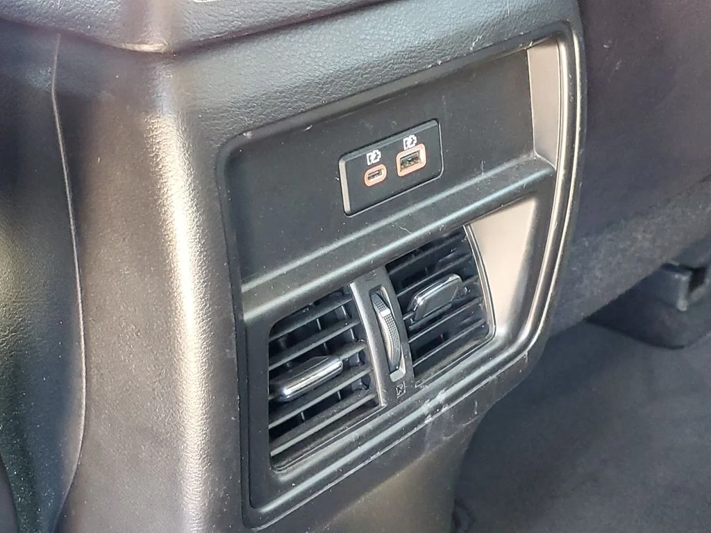 Used 2020 White Nissan S image 33