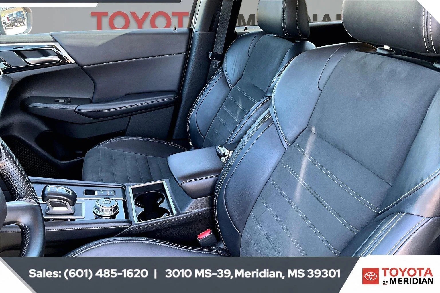 Used 2024 Black Diamond Mitsubishi SE image 18