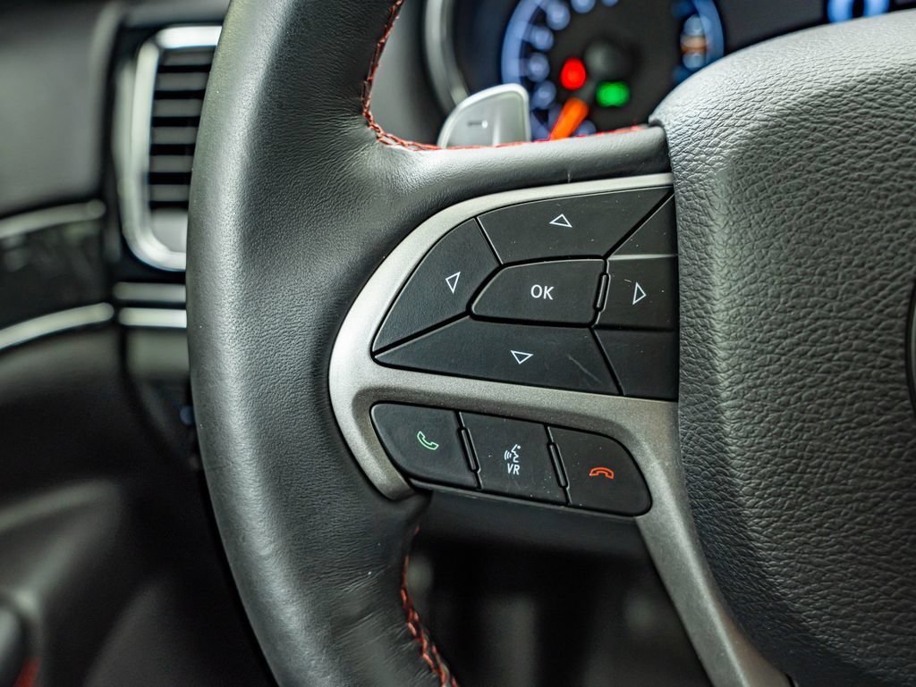 Used 2019 Bright White Clearcoat Jeep Trailhawk image 22