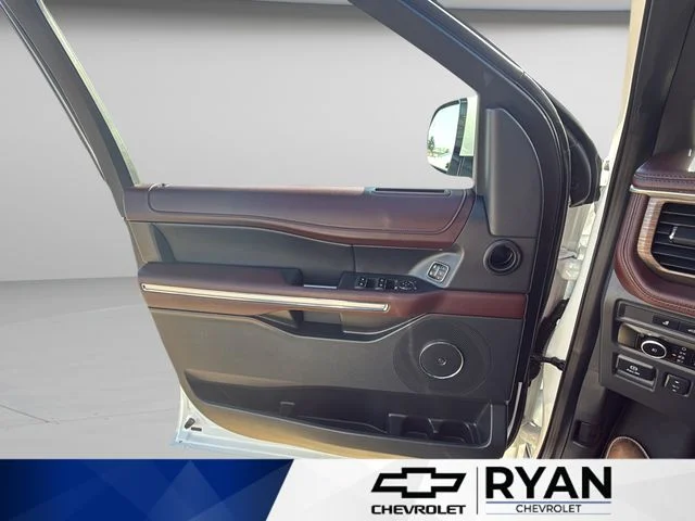 Used 2023 White Ford Limited image 26