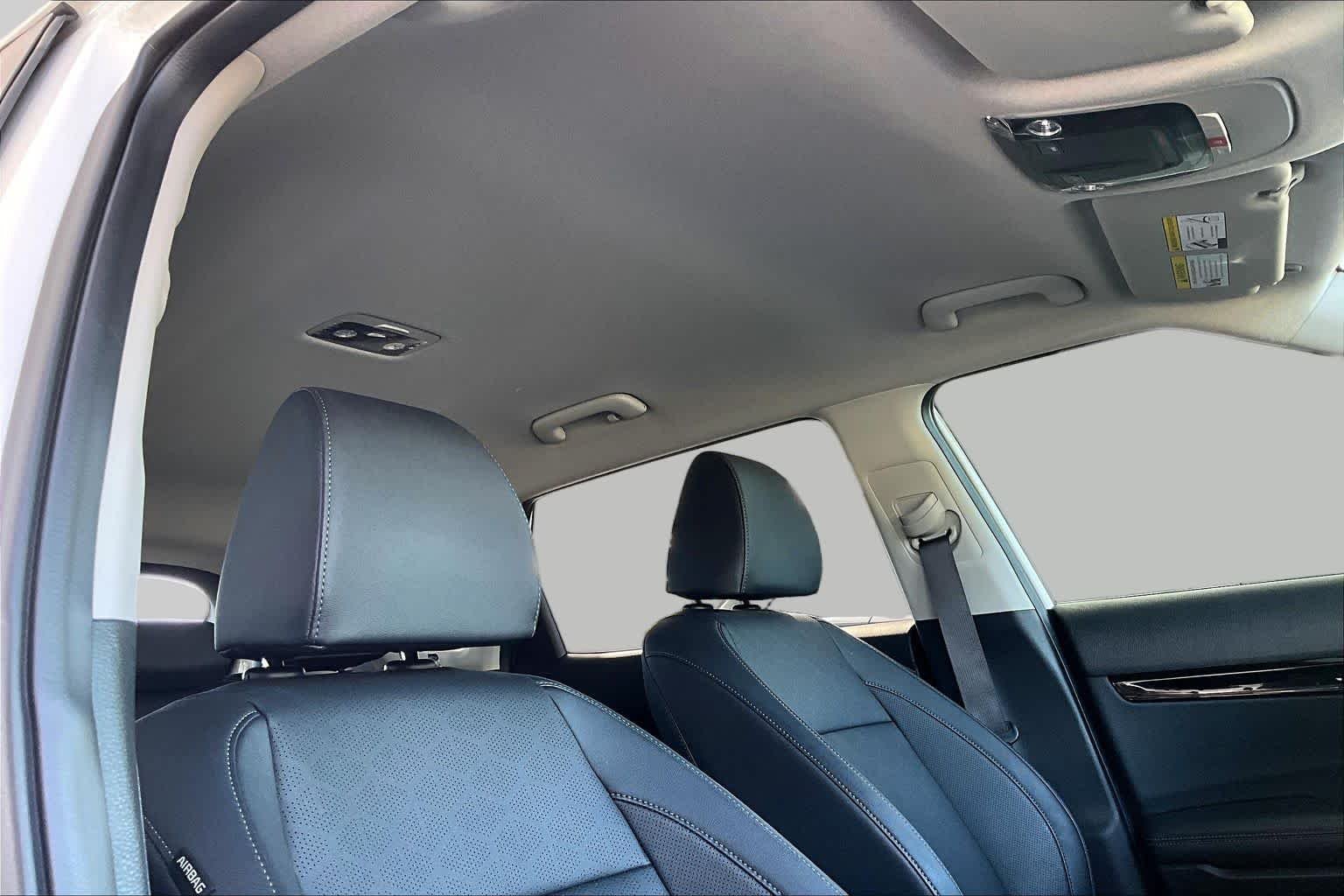 Used 2026 Snow White Pearl Kia EX image 14