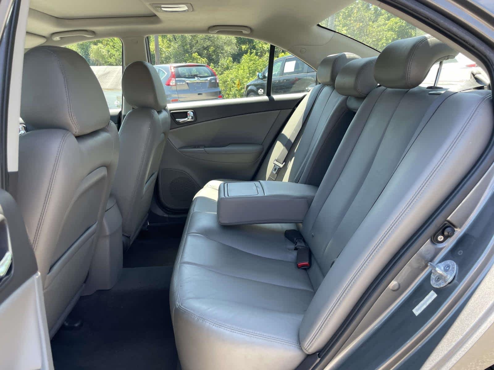 Used 2010 Willow Gray Hyundai Limited PZEV image 23