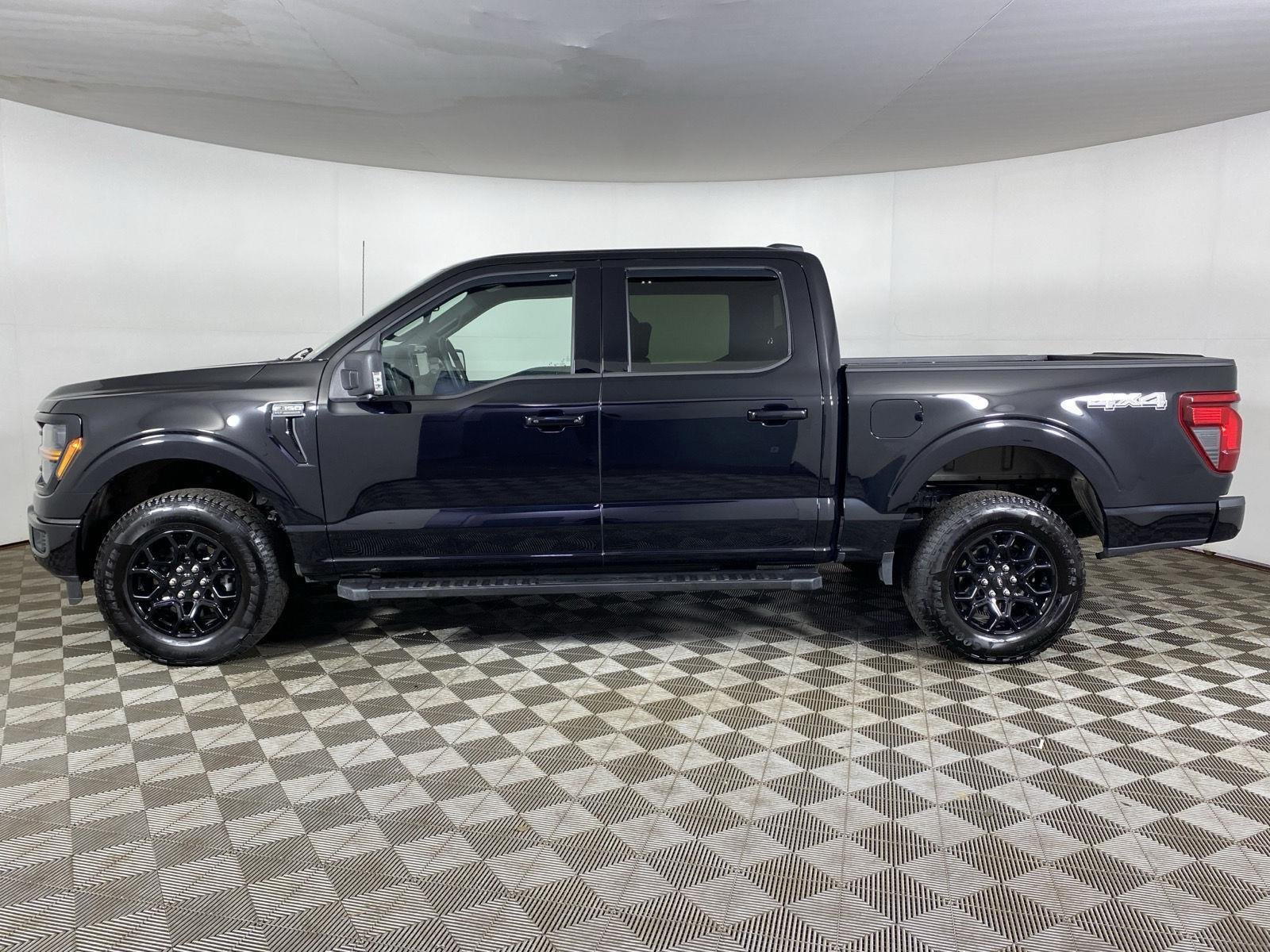 Used 2025 Agate Black Ford XLT image 4