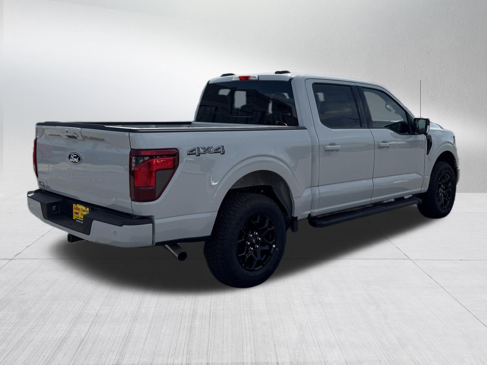 New 2026 Avalanche Ford XLT image 3