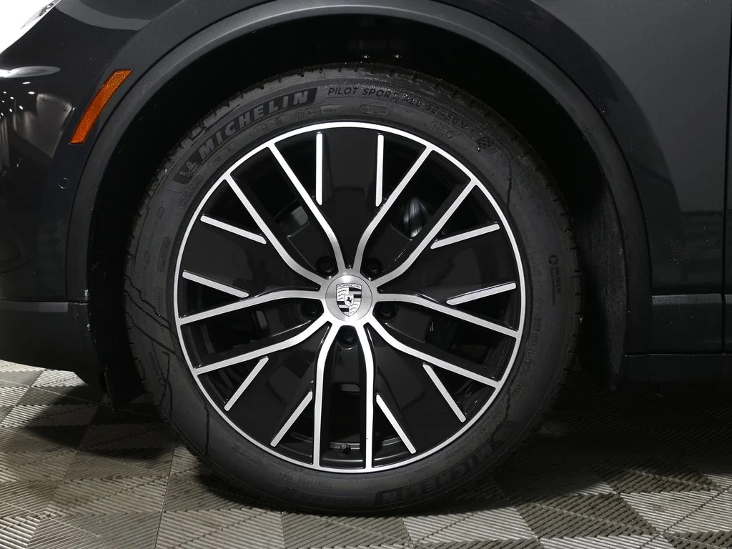 2026 Porsche Macan Base - Photo 12