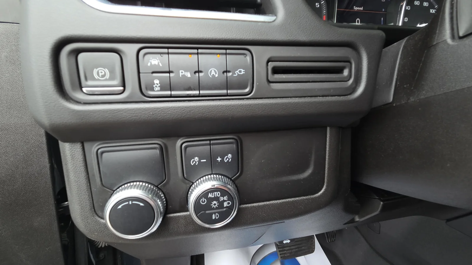 Used 2021 Blue GMC SLT image 29