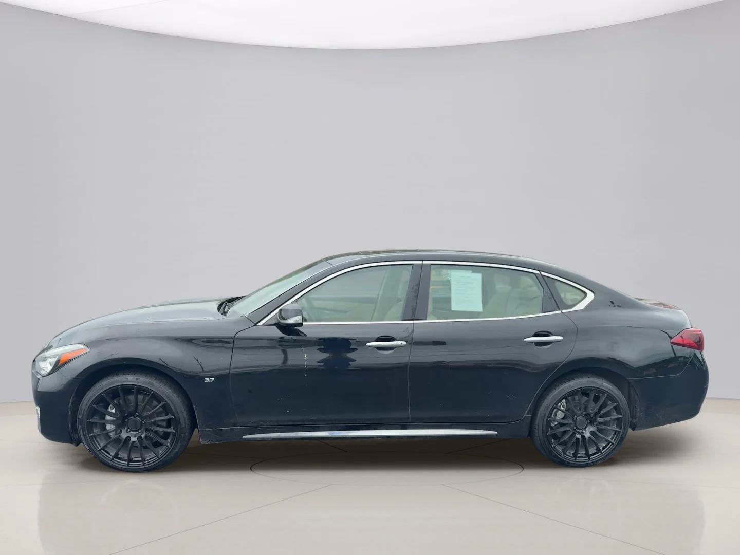 Used 2018 Black INFINITI LEATHER image 8