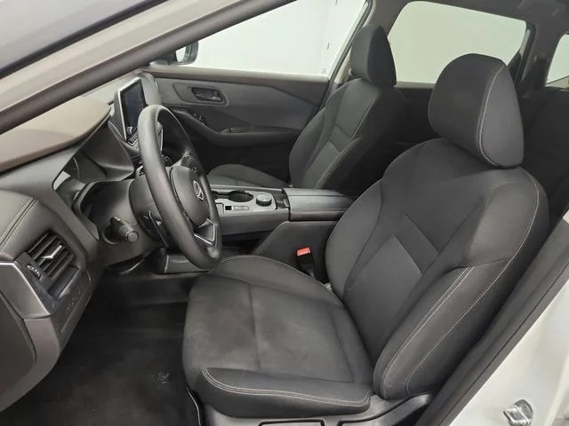 Used 2023 White Nissan S image 19