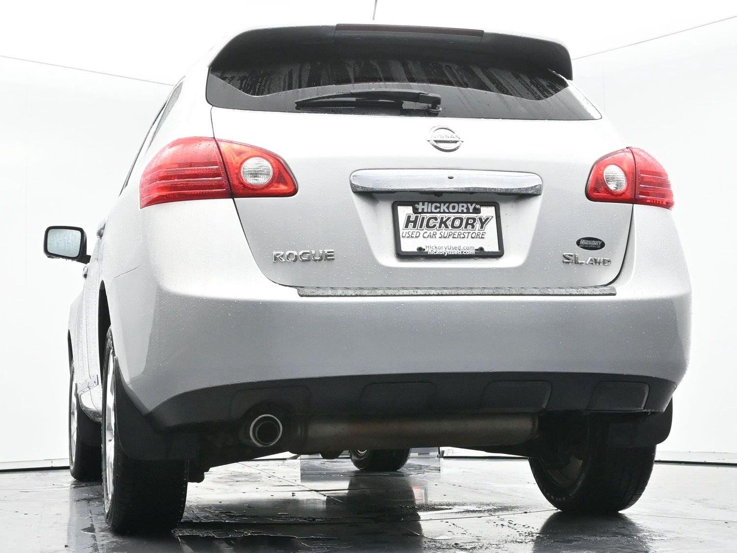 Used 2013 Brilliant Silver Nissan SL image 51