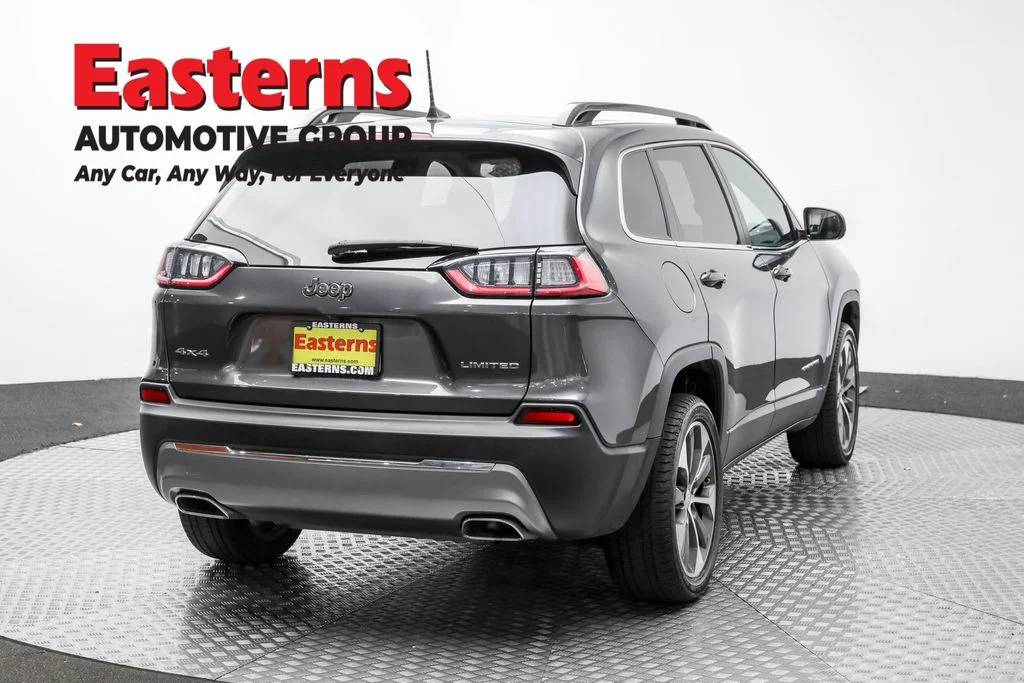 Used 2022 Gray Jeep Limited image 5