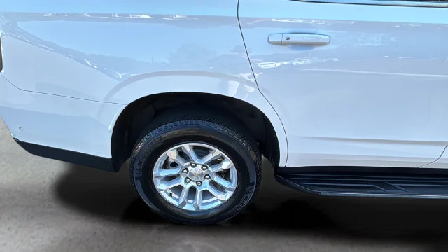 Used 2025 White Chevrolet LT image 37