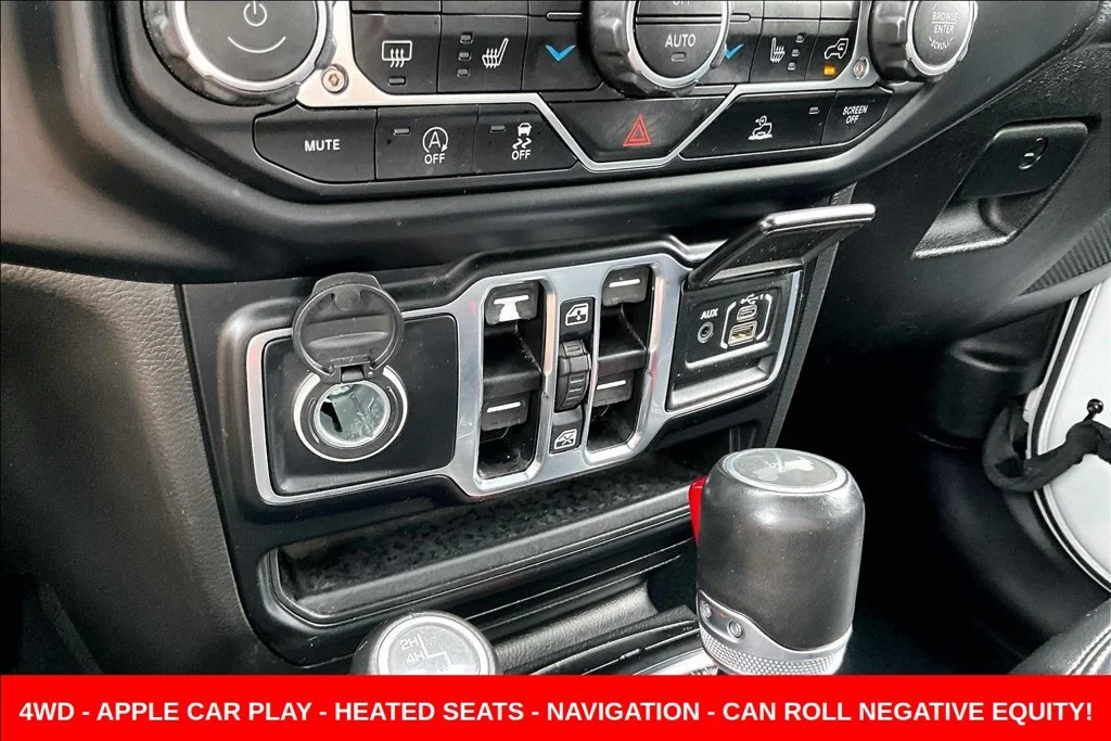 Used 2022 White Jeep Unlimited Sahara image 16