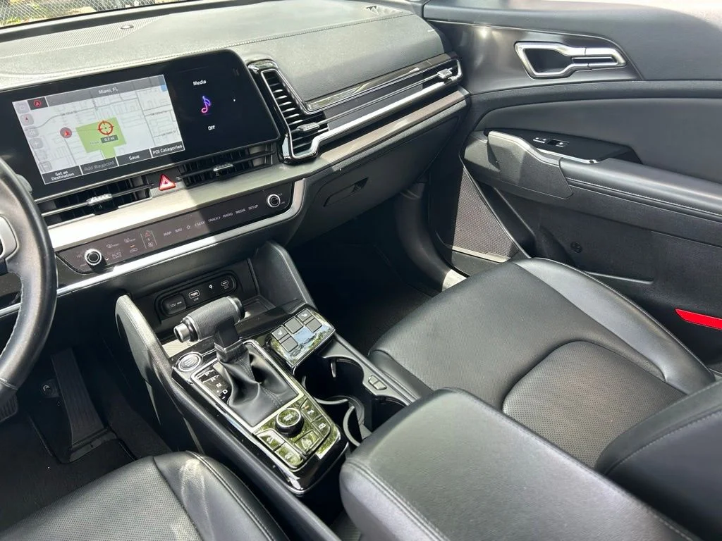 Used 2023 White Kia EX image 10