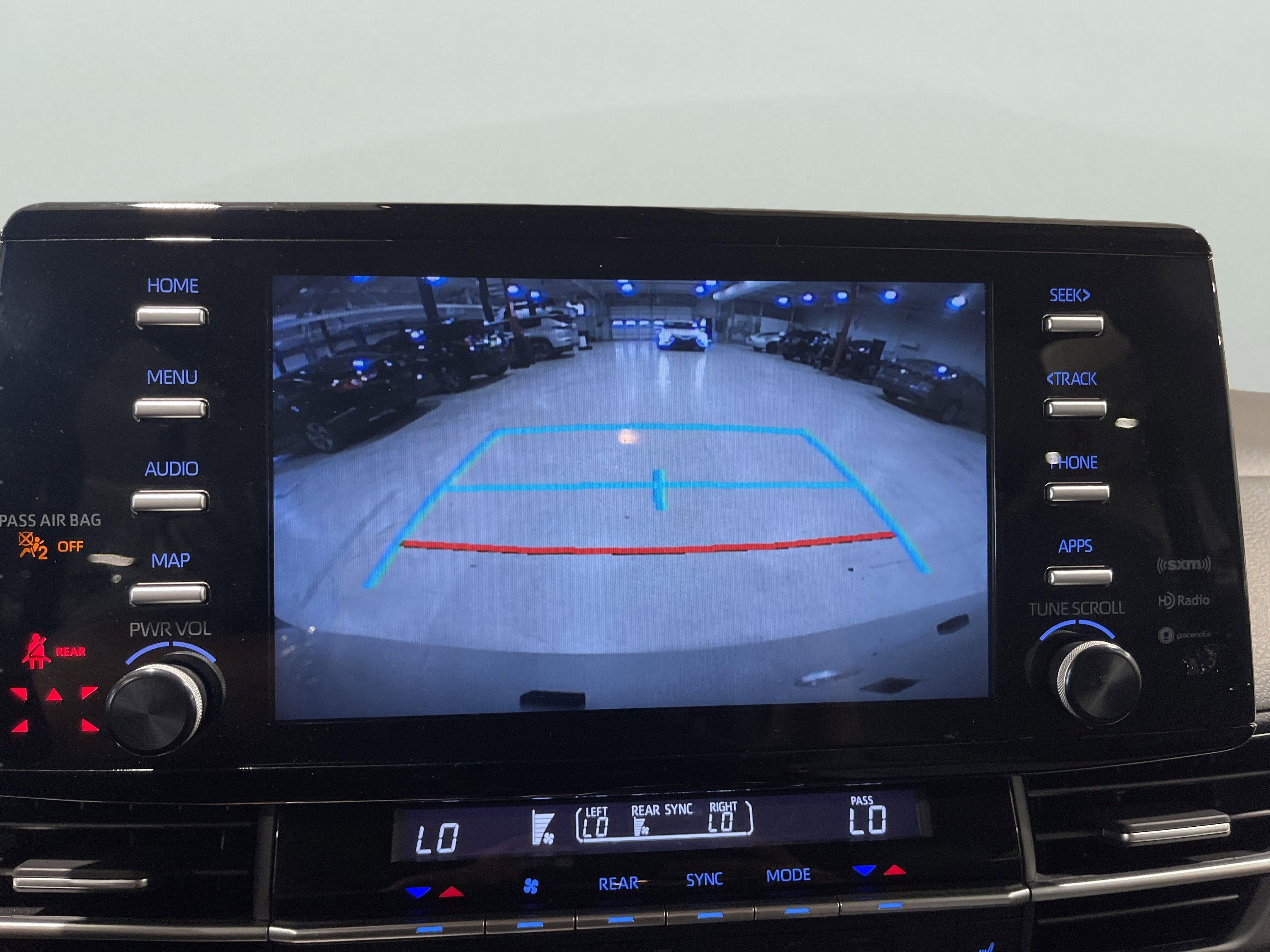 2024 Toyota Sienna XLE - Photo 24