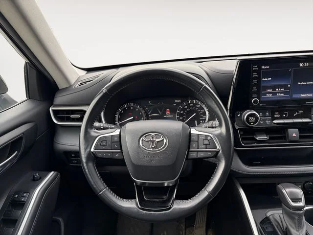 Used 2021 Gray Toyota XLE image 13