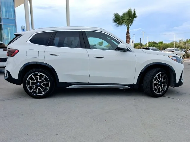 Used 2026 White BMW xDrive28i image 8