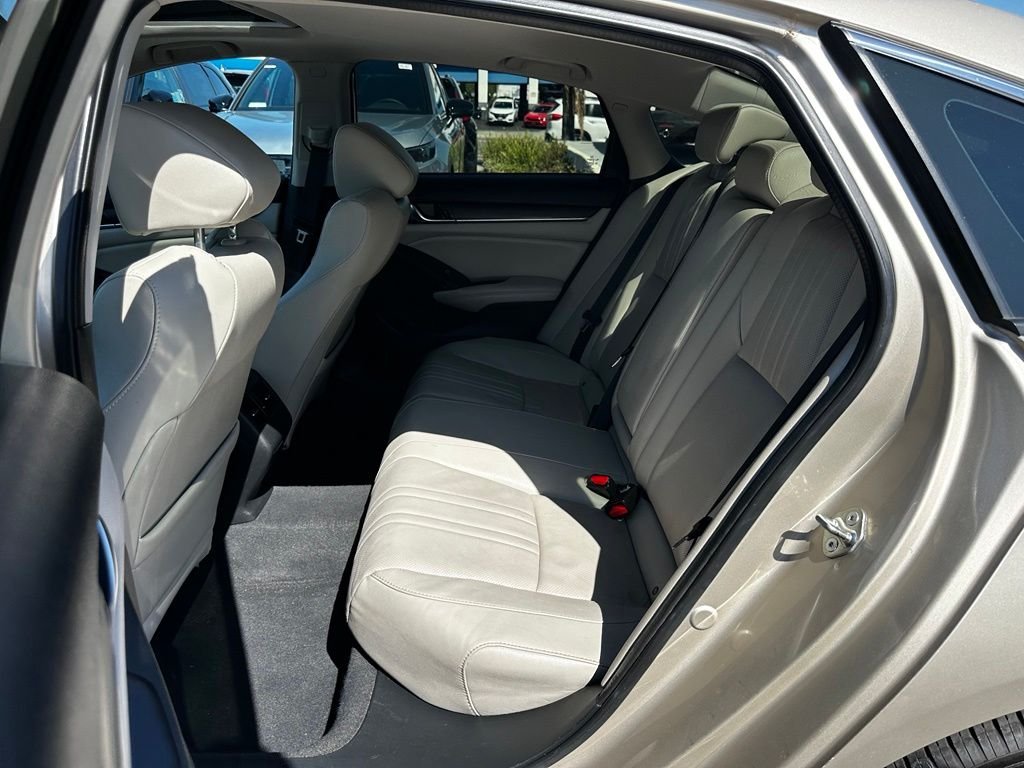 Used 2020 Gold Honda EX-L image 21