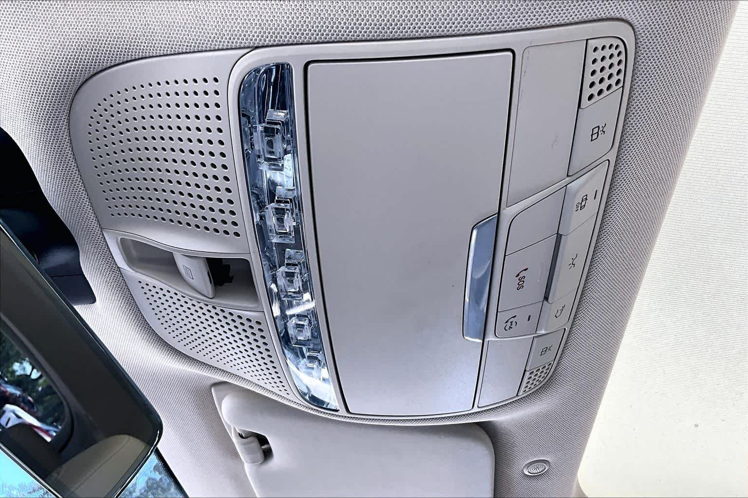 Used 2021 Polar White Mercedes-Benz GLC 300 image 31