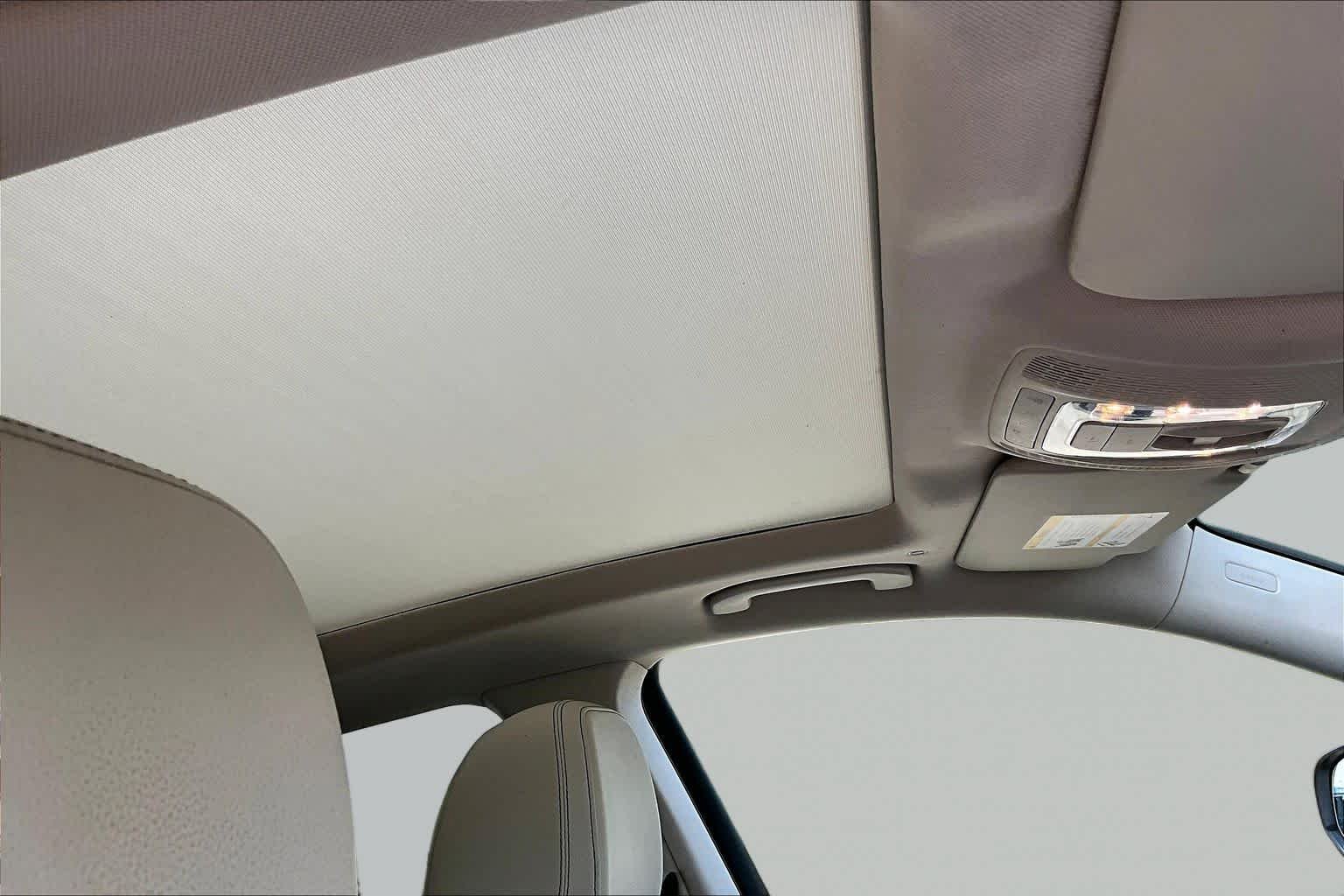 Used 2022 MANUFAKTUR Diamond White Bright Mercedes-Benz GLE 350 image 14