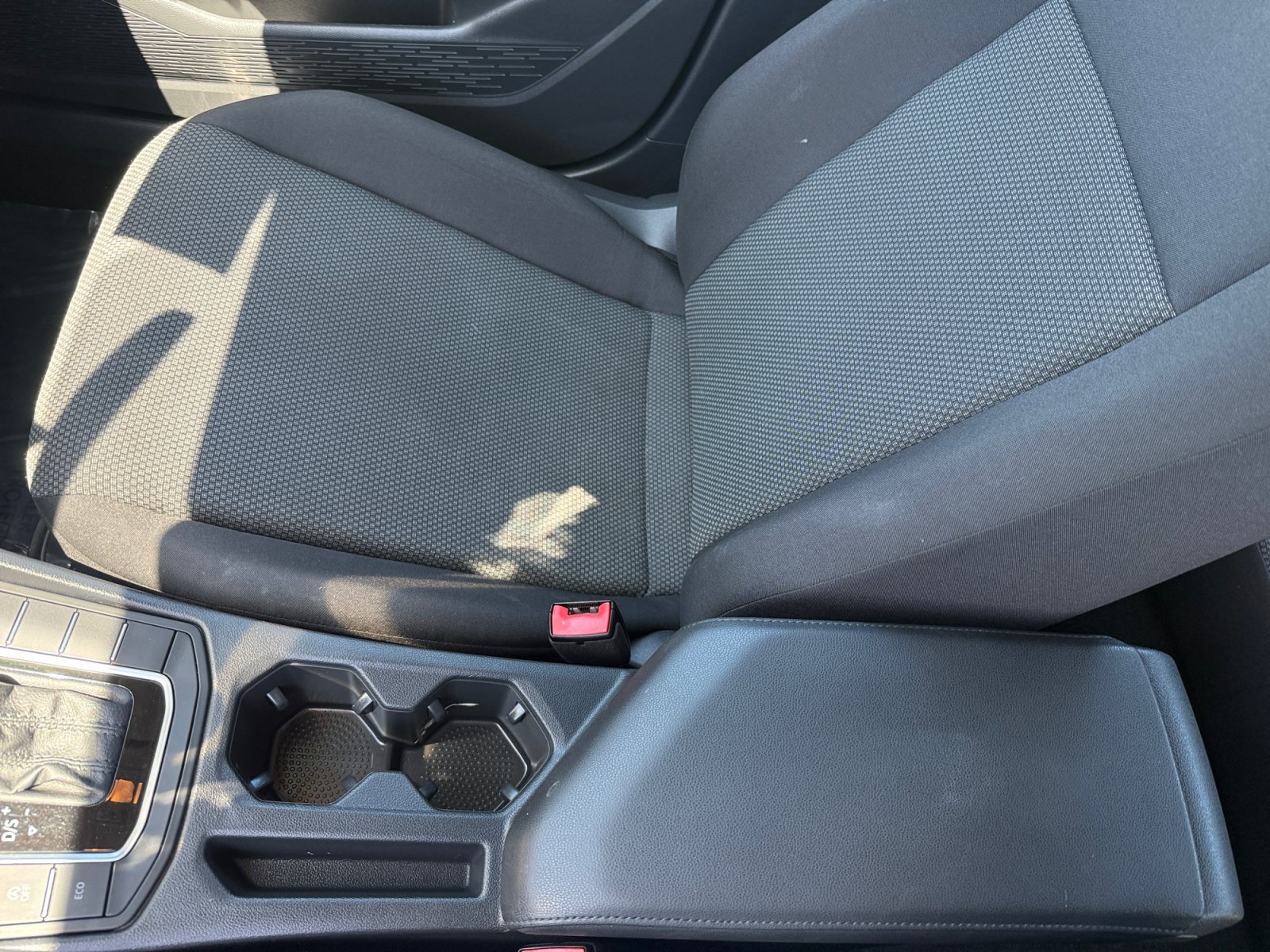 Used 2019 Platinum Gray Metallic Volkswagen 1.4T S image 14