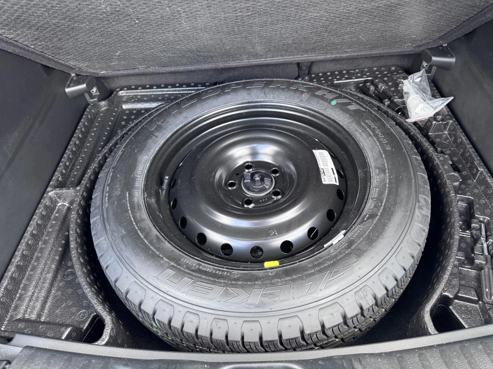 Used 2022 Billet Silver Metallic Clearcoat Jeep Trailhawk image 8