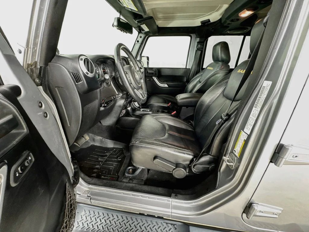Used 2013 Billet Metallic Clearcoat Jeep Unlimited Sahara image 25