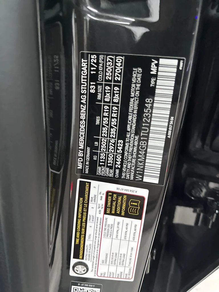 Used 2026 Gray Mercedes-Benz GLC 300 image 32