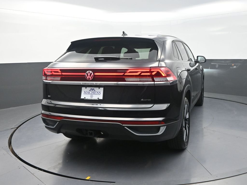 Used 2026  Volkswagen SE w/Technology image 11