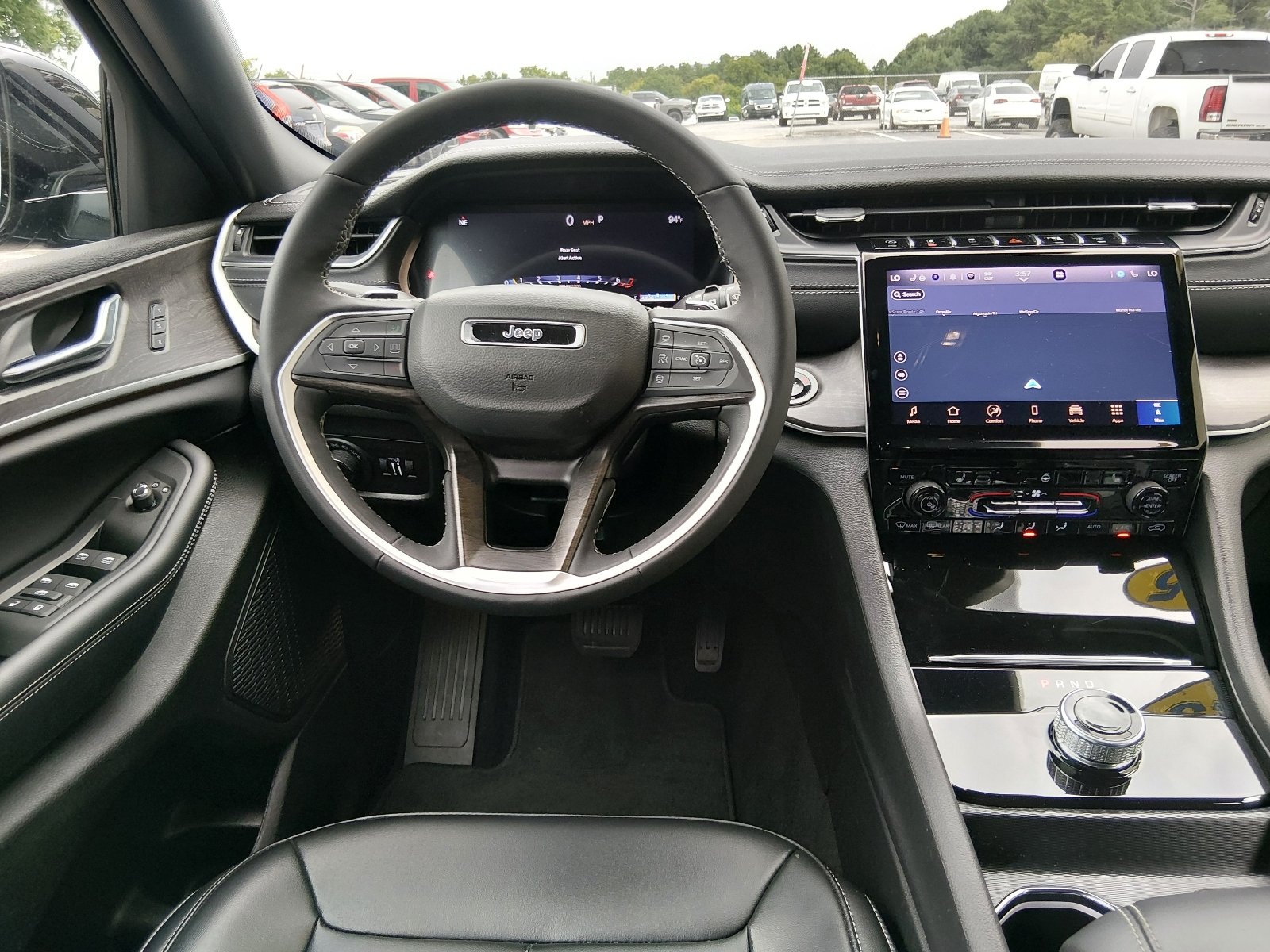 Used 2025 Diamond Black Crystal Pearl Coat Jeep Limited image 10