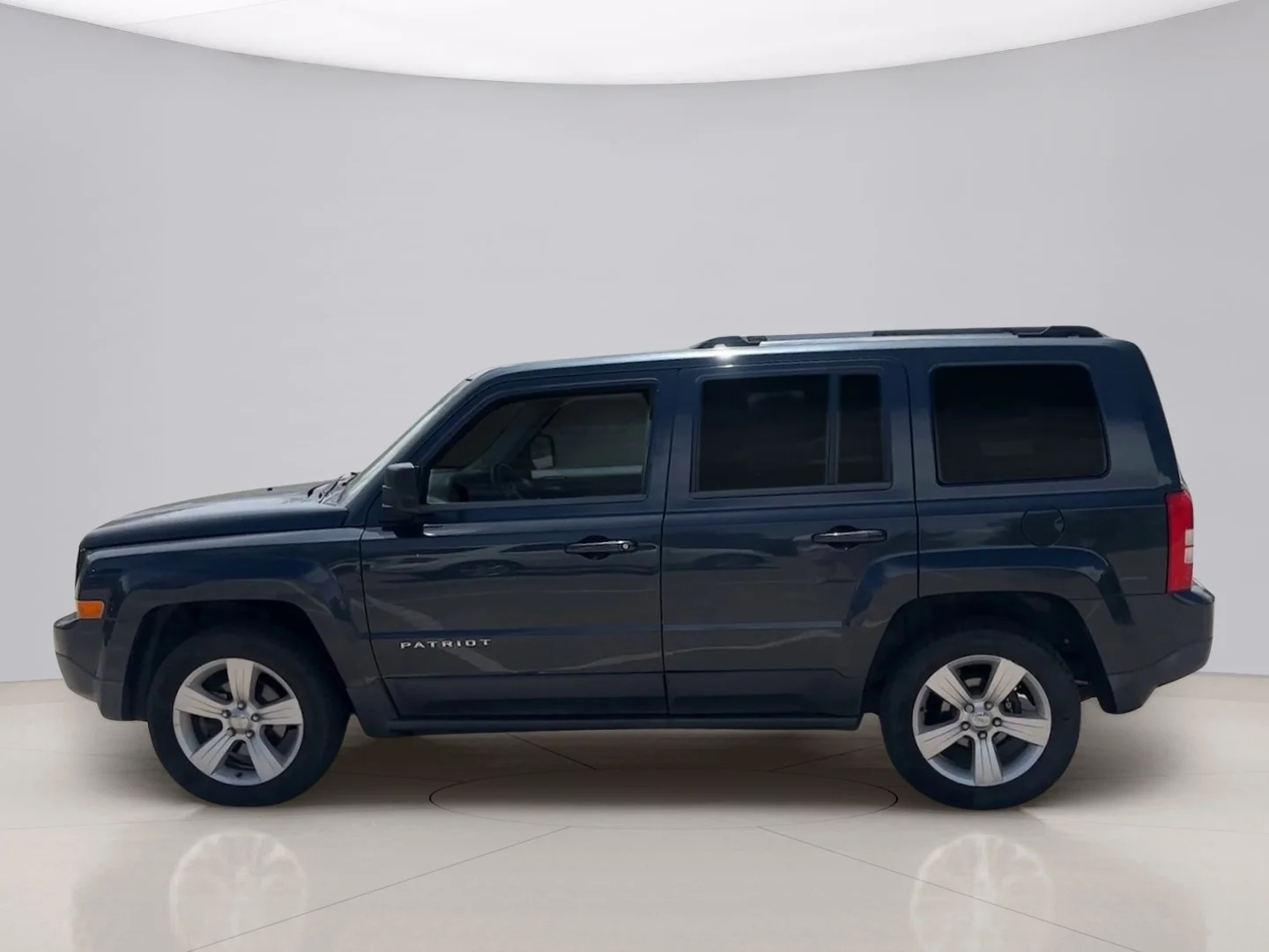 Used 2014 Gray Jeep LIMITED image 2