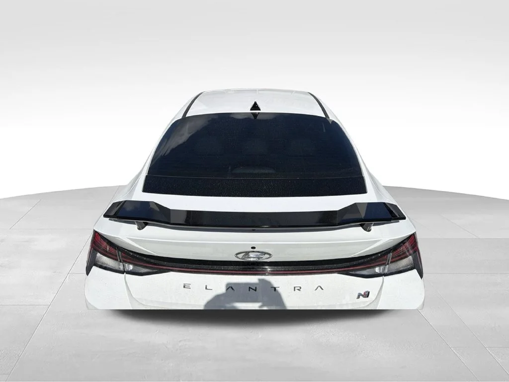 Used 2023 White Hyundai Base image 6