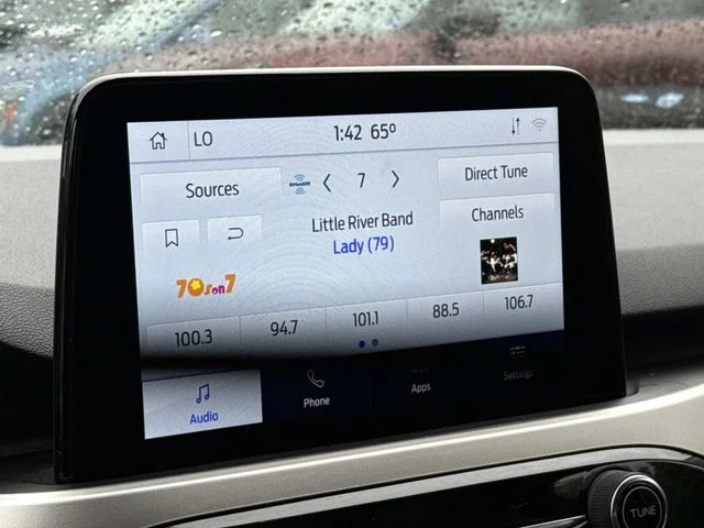 Used 2020 Silver Ford SE image 3