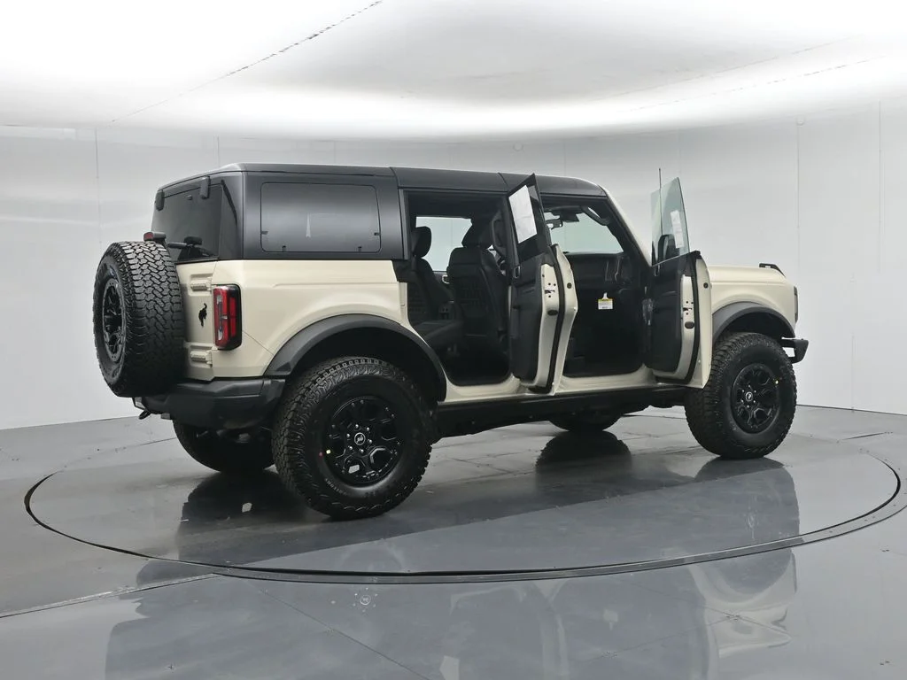 New 2026 Desert Sand Ford Badlands image 5
