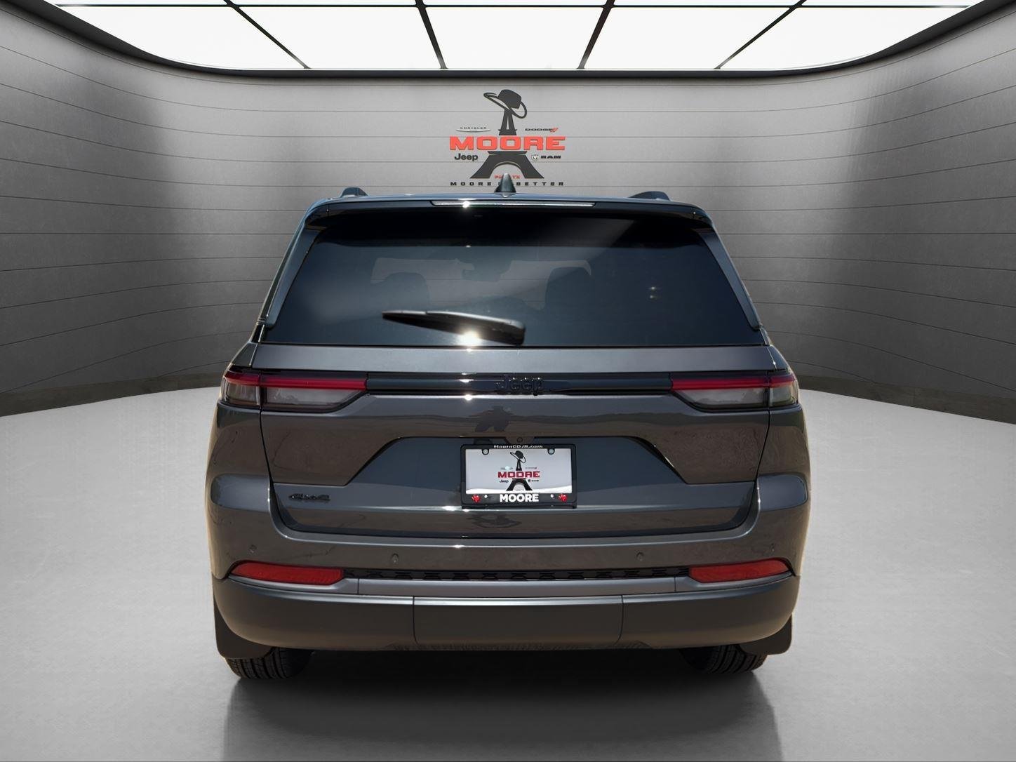 New 2026 Baltic Gray Metallic Clearcoat Jeep Laredo Altitude image 7