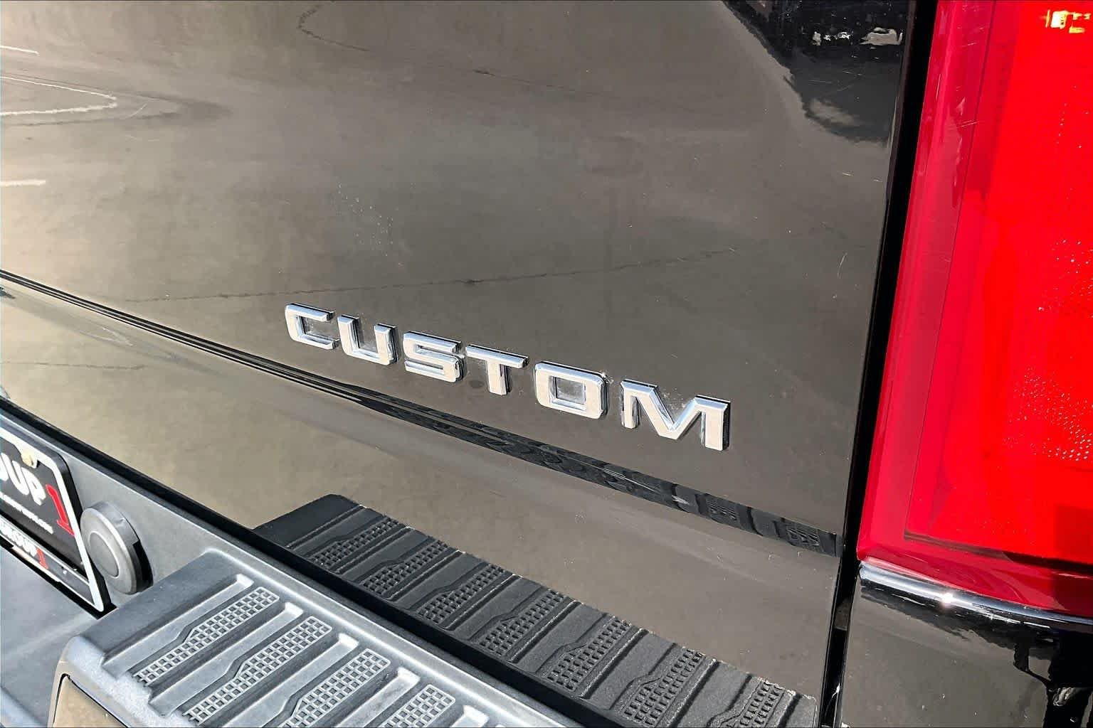 Used 2019 Black Chevrolet Custom Trail Boss image 9