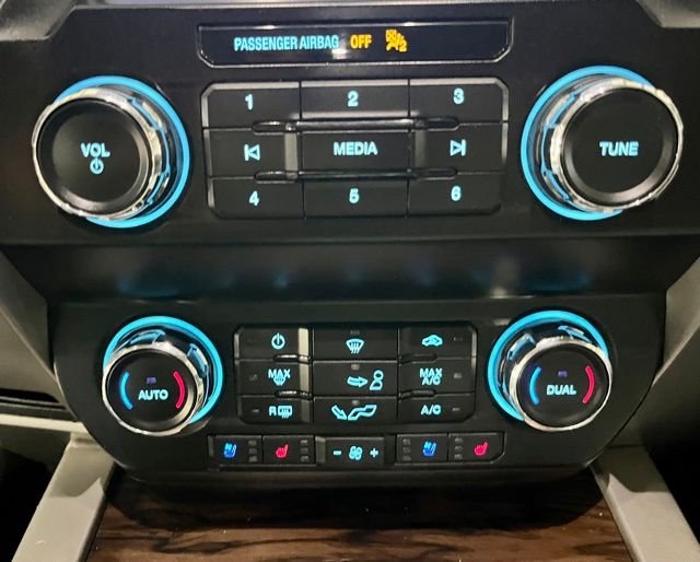 Used 2020 White Ford Lariat image 22