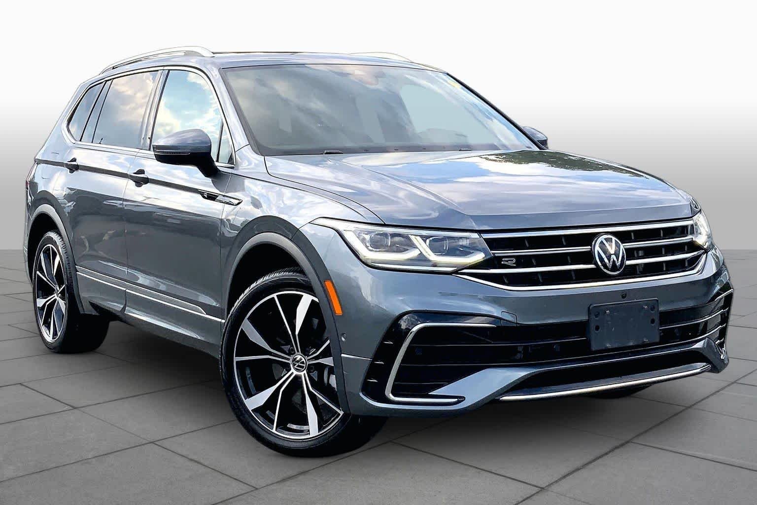 Used 2023 Platinum Gray Metallic Volkswagen SEL R-Line image 3